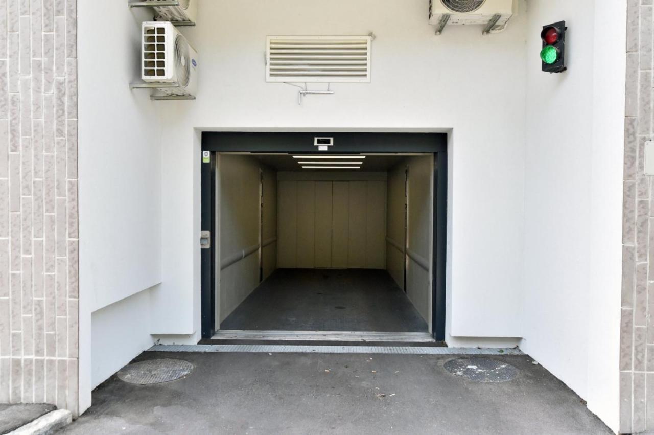 Ferienwohnung Tayson Square Dorcol New Location Free Garage Belgrad Exterior foto