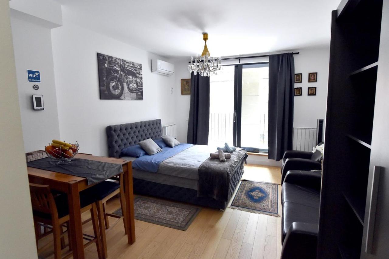 Ferienwohnung Tayson Square Dorcol New Location Free Garage Belgrad Exterior foto