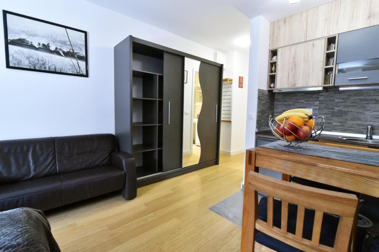 Ferienwohnung Tayson Square Dorcol New Location Free Garage Belgrad Exterior foto